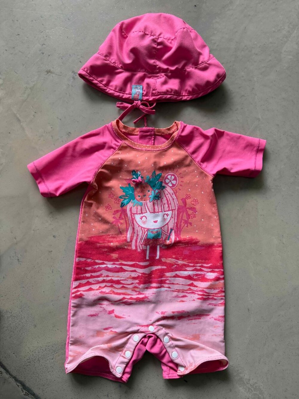 Souris Mini swimming suit 18months and matching hat